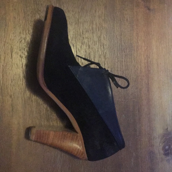 Shoes - Picture 1 of 6